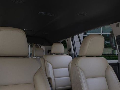 New 2025 Buick Enclave Preferred w/ Power Package image 24