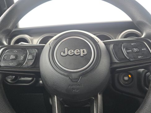 Used 2022 Jeep Wrangler Unlimited Sport image 26