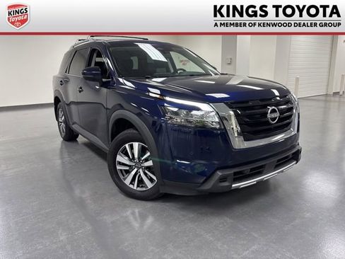 Used 2023 Nissan Pathfinder SL AWD/4WD image 1
