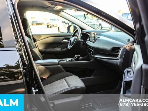 Used 2025 Nissan Rogue SV FWD image 19