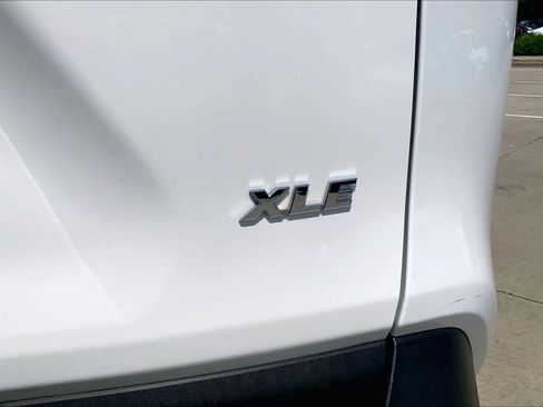 Used 2024 Toyota RAV4 XLE w/ Convenience Package FWD image 10