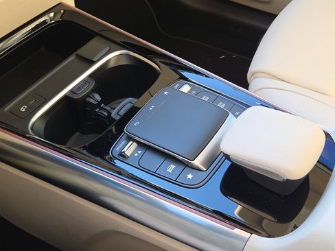 Used 2023 Mercedes-Benz GLA 250 w/ Premium Package image 29