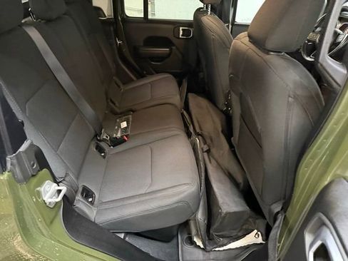 Used 2022 Jeep Gladiator Sport image 35