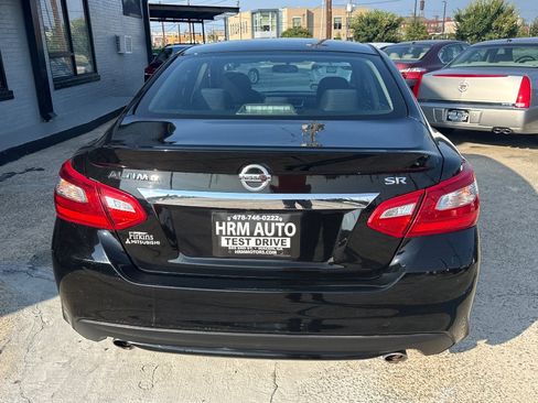 Used 2016 Nissan Altima 2.5 SR w/ LED Appearance Package FWD image 6