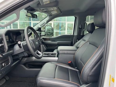 New 2026 Ford F250 Lariat w/ Black Appearance Package image 4