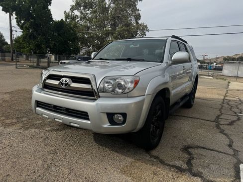 Used 2007 Toyota 4Runner Sport AWD/4WD image 2