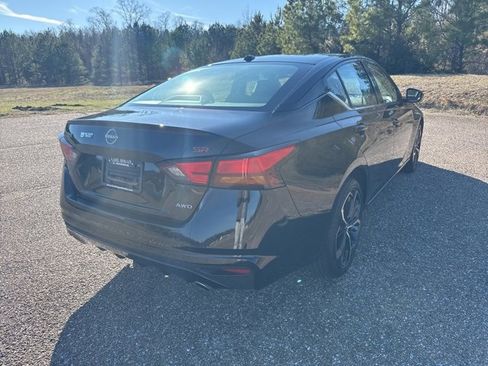 Used 2025 Nissan Altima 2.5 SR image 3