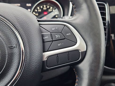 Used 2017 Jeep Compass Limited w/ Navigation Group AWD/4WD image 28