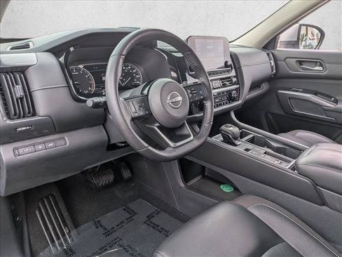 Used 2022 Nissan Pathfinder SL FWD image 13