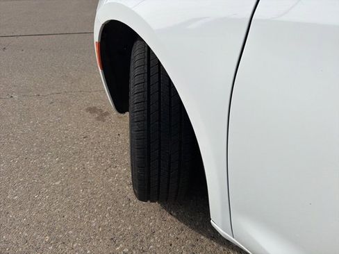 Used 2024 Chrysler Pacifica Touring-L image 24