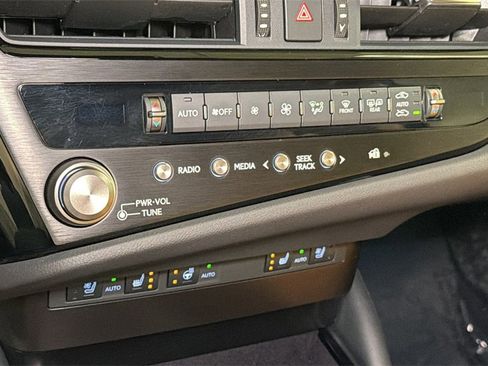 Certified 2023 Lexus ES 350 w/ Premium Package image 28