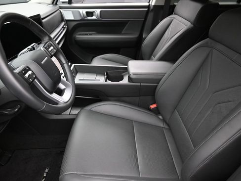 Used 2025 Hyundai Santa Fe SEL image 17