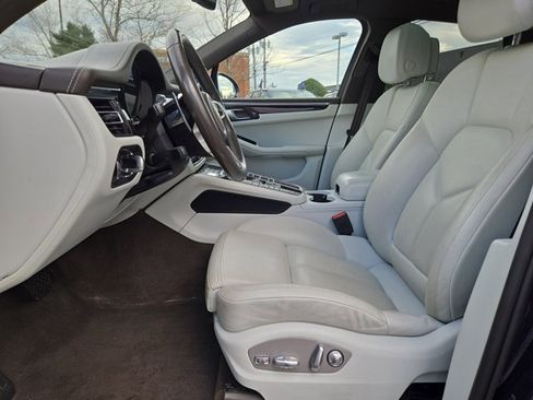 Used 2021 Porsche Macan S w/ Premium Package Plus image 21