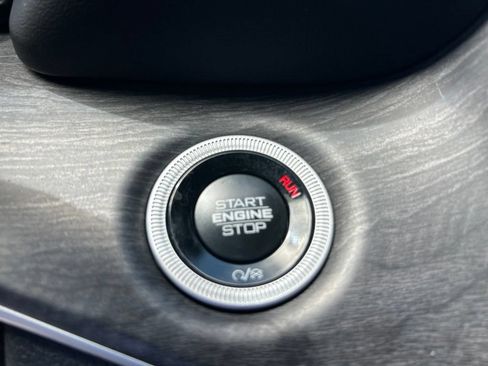Certified 2024 Jeep Grand Cherokee Limited RWD image 43