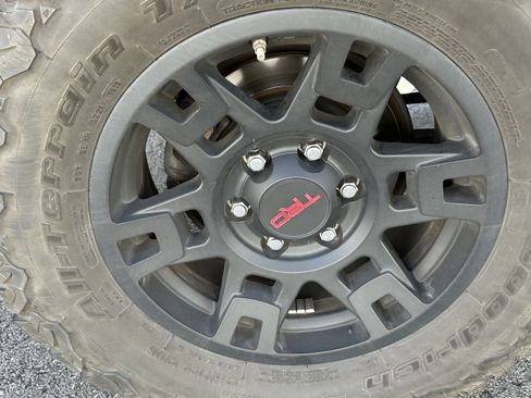 Used 2020 Toyota 4Runner TRD Off-Road Premium w/ Moonroof Package AWD/4WD image 14
