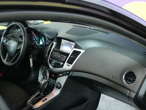 Used 2015 Chevrolet Cruze LT w/ RS Package image 7