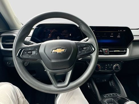 Used 2025 Chevrolet TrailBlazer LT AWD/4WD image 27