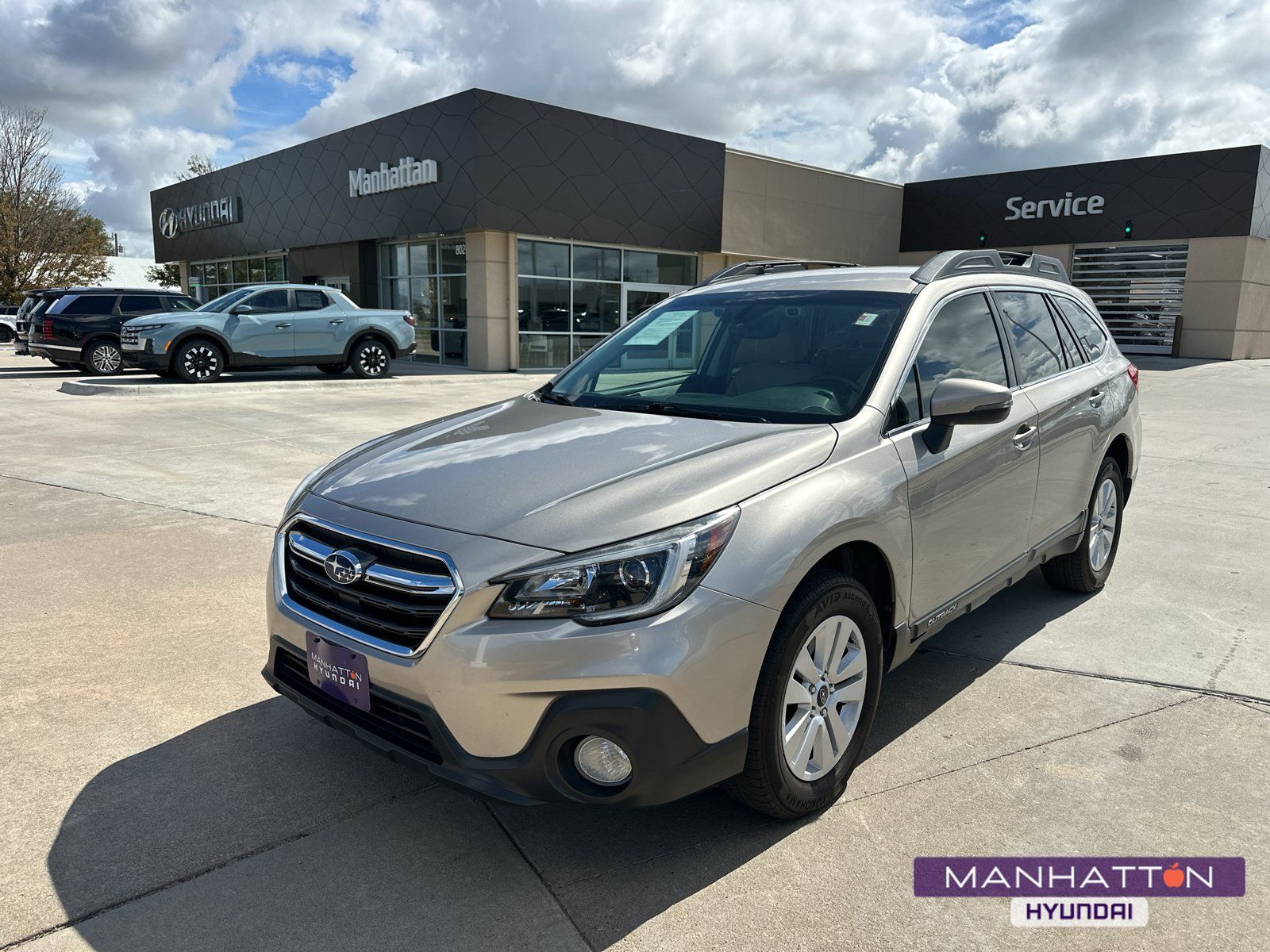 Used 2018 Subaru Outback 2.5i Premium AWD/4WD image 1