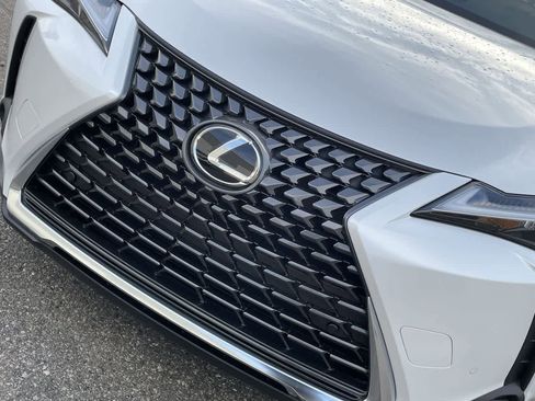 Used 2025 Lexus UX 300h AWD image 36