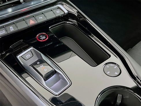 Used 2022 Audi e-tron GT Premium Plus image 16