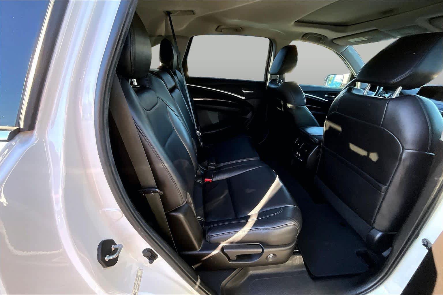 Used 2016 Acura MDX w/ Technology Package AWD/4WD image 19