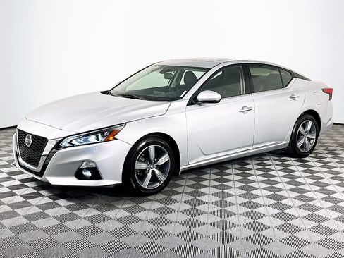 Used 2019 Nissan Altima 2.5 SV image 4