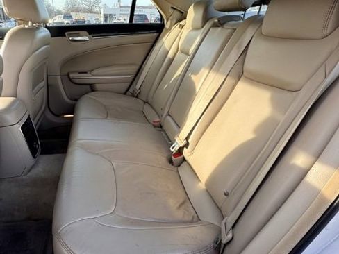 Used 2013 Chrysler 300 image 11