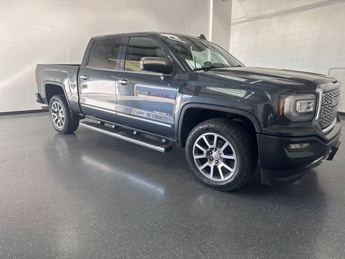 Used 2017 GMC Sierra 1500 Denali image 2