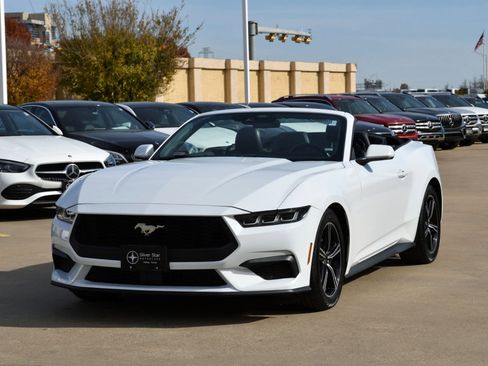 Used 2025 Ford Mustang Premium image 2