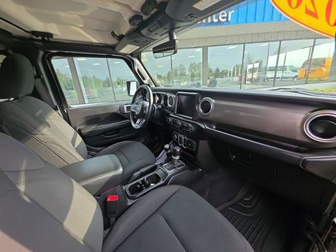 Used 2020 Jeep Gladiator Overland AWD/4WD image 17