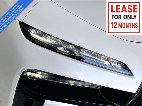 Used 2025 BMW 760i xDrive AWD/4WD image 39