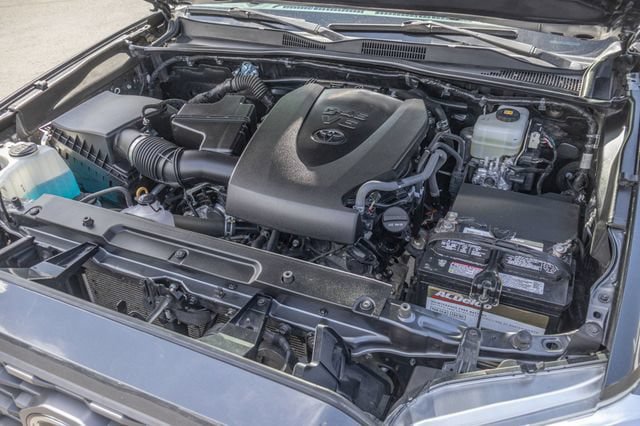 Used 2020 Toyota Tacoma TRD Off-Road AWD/4WD image 11