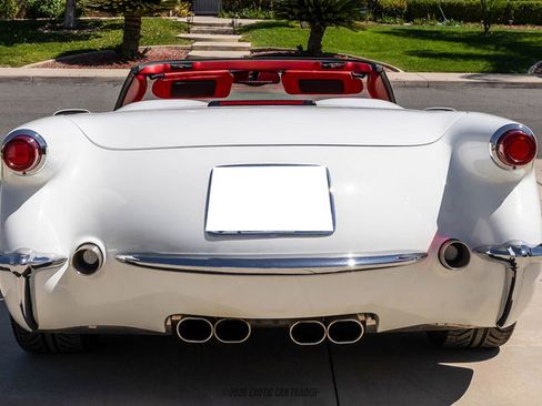 Used 2004 Chevrolet Corvette Convertible w/ Preferred Equipment Group RWD image 7