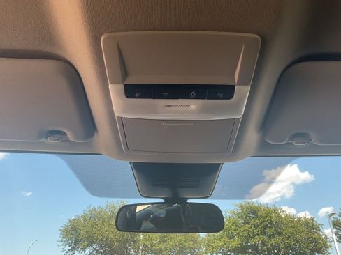 Used 2025 Nissan Sentra SV FWD image 14