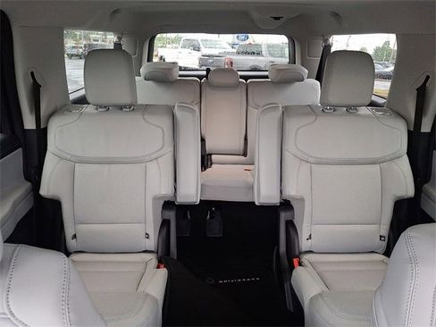 New 2025 Ford Expedition Max Platinum image 13