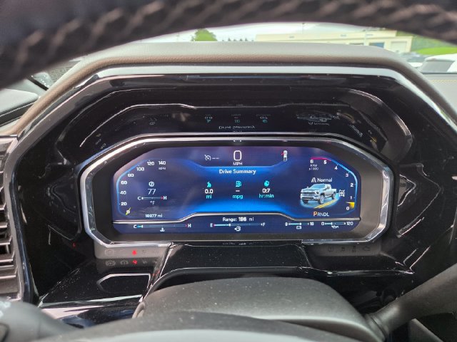 Used 2024 Chevrolet Silverado 2500 ZR2 w/ Technology Package AWD/4WD image 4