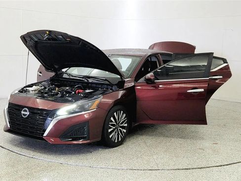 Used 2023 Nissan Altima 2.5 SV image 10
