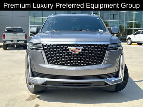 Used 2022 Cadillac Escalade ESV Premium Luxury AWD/4WD image 4