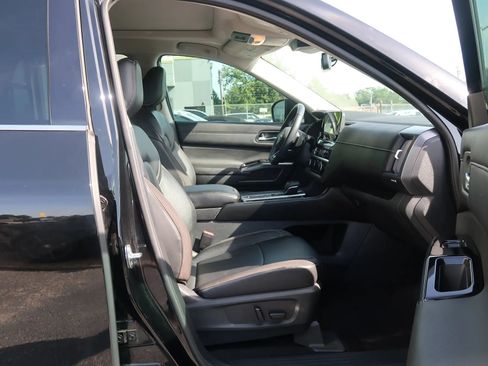Used 2022 Nissan Pathfinder SL w/ SL Premium Package FWD image 26