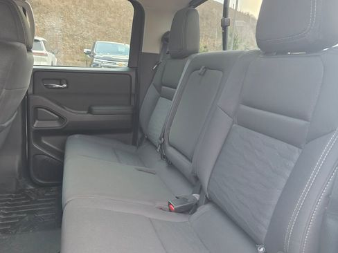 Used 2022 Nissan Frontier SV w/ Technology Package image 5