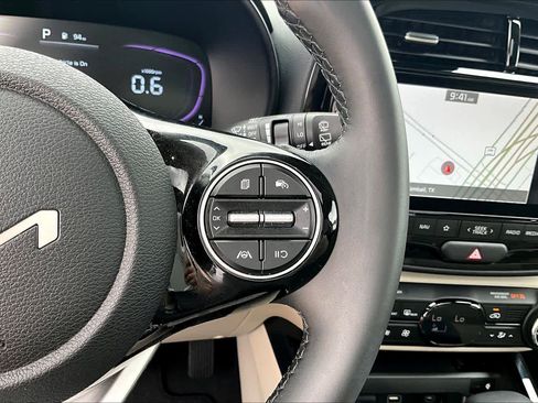 Certified 2025 Kia Soul EX FWD image 24