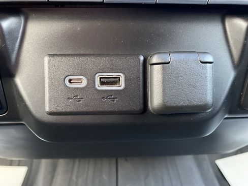 Used 2022 GMC Sierra 1500 SLE image 33