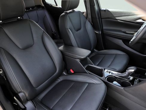 Used 2023 Buick Encore GX Essence w/ Experience Buick Package FWD image 34