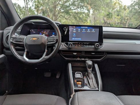 Used 2024 Chevrolet Colorado LT w/ LT Convenience Package image 11