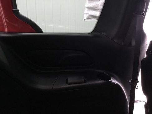 Used 2025 Chrysler Pacifica Select FWD image 32