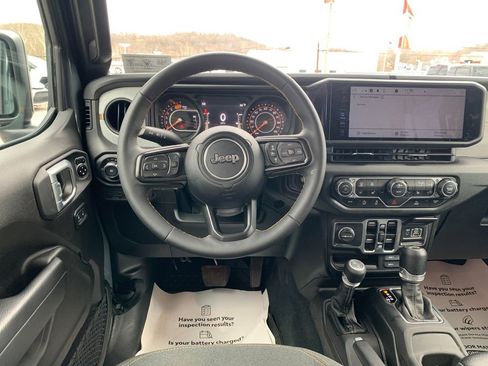 Used 2024 Jeep Wrangler Sport S image 17