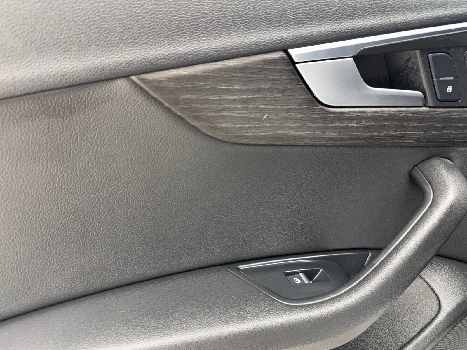 Used 2019 Audi A4 2.0T Premium FWD image 39