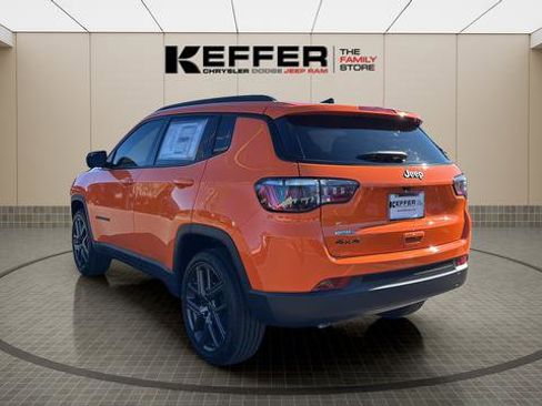 New 2026 Jeep Compass Latitude image 3