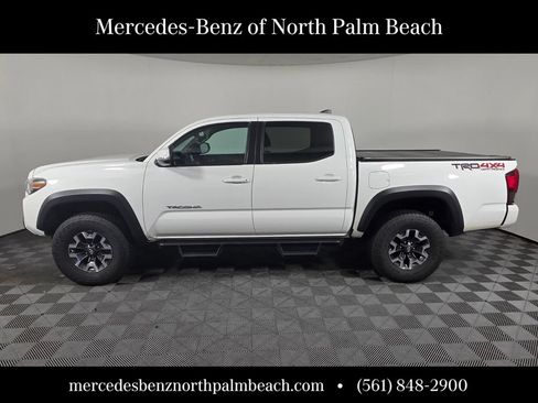 Used 2019 Toyota Tacoma TRD Off-Road AWD/4WD image 3