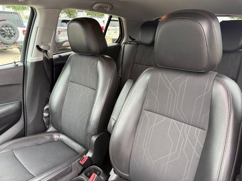 Used 2017 Chevrolet Trax LT w/ LT Convenience Package AWD/4WD image 10